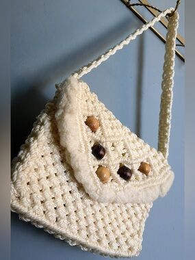 Vintage Crochet Shoulder Bag w/ Wooden Beads | Soft Ivory Knit